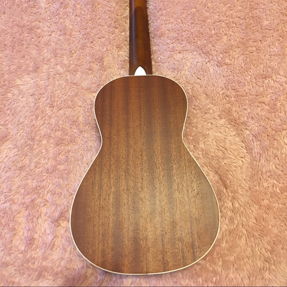 Ukelele - Picture 2 of 6